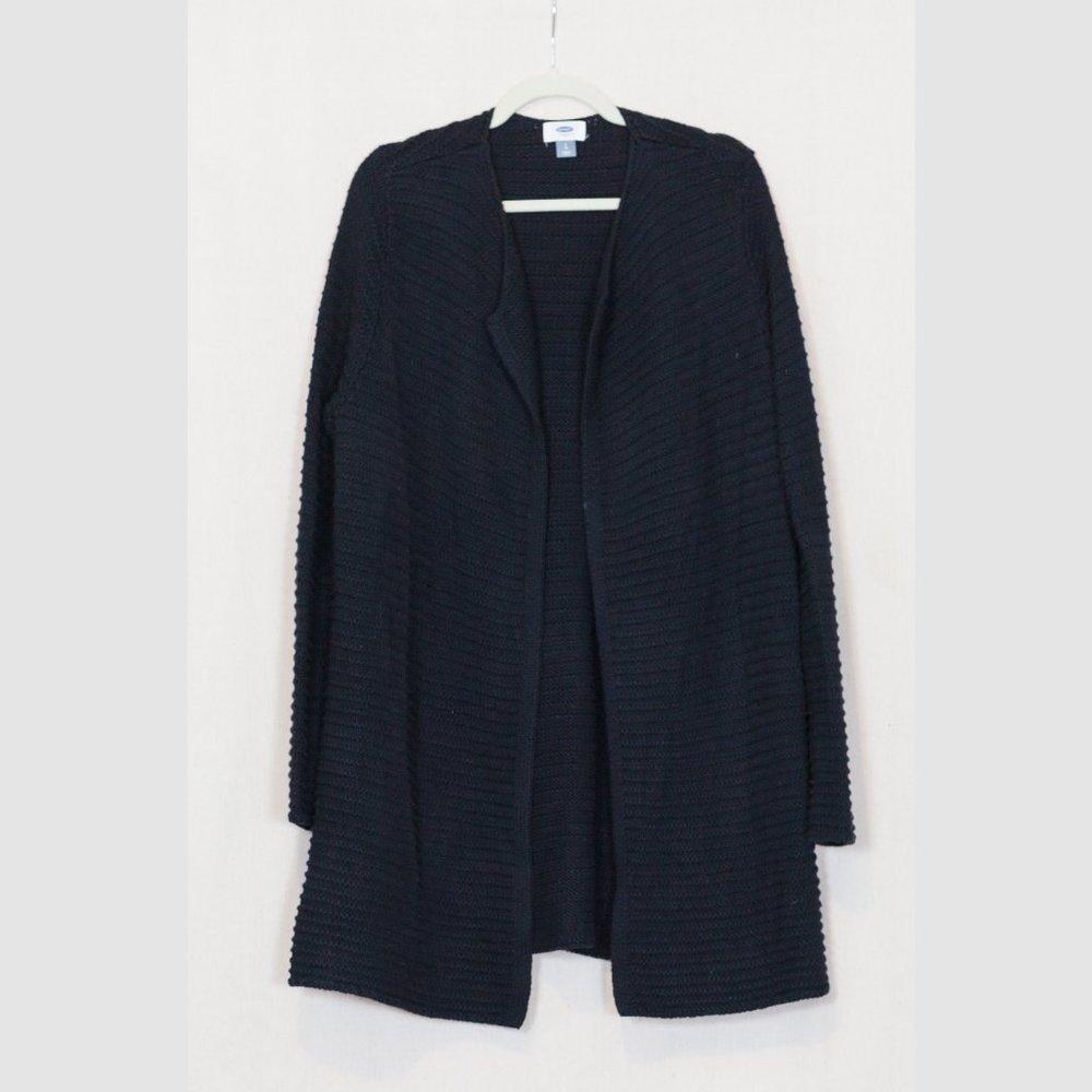 Mid-thigh length ribbed long sleeved open front cardigan